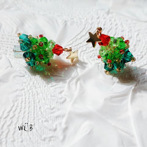 Christmas Tree Earrings: Beaded Christmas Earrings