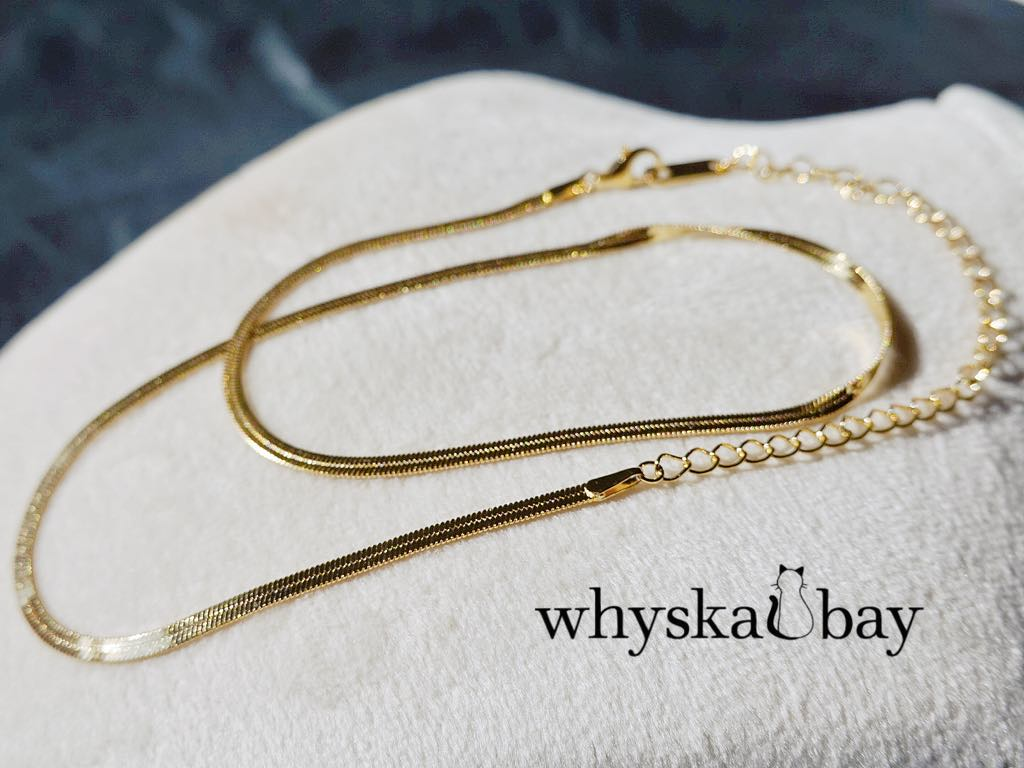 Radiant Elegance: Herringbone Choker with Versatile Diamond Pendant – Whyskabay’s Signature Piece