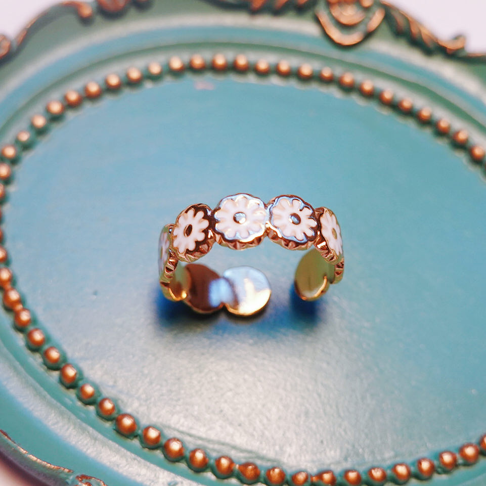 Gold Daisy Flower Ring: Adjustable Rings