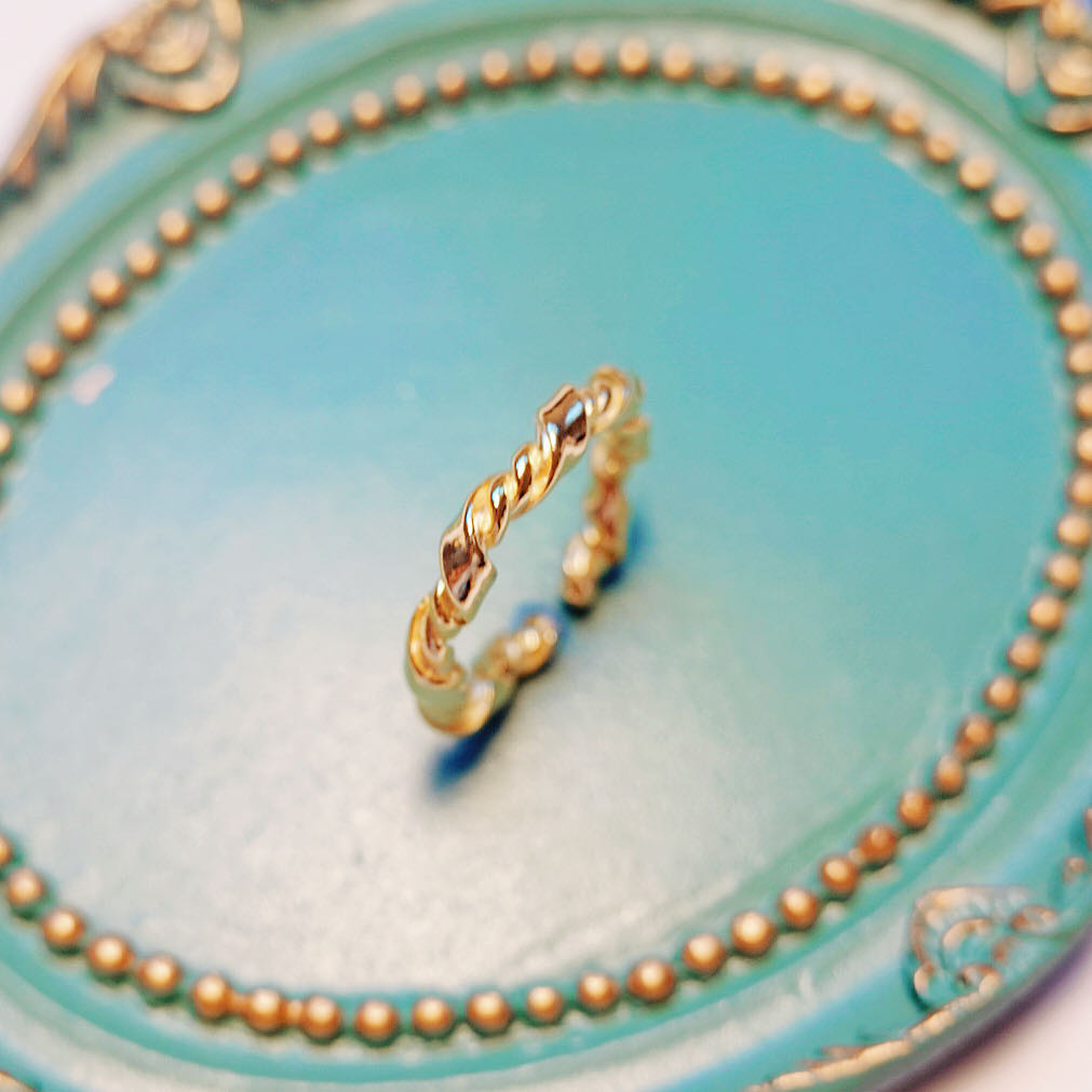 Minimalist Twist Gold Ring: Adjustable Rings