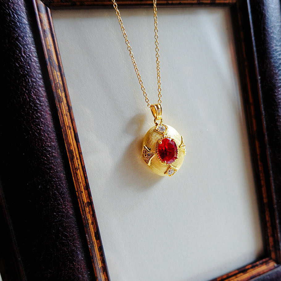 Vintage Diamond Necklace: 18K Gold, Silver & Natural Garnet