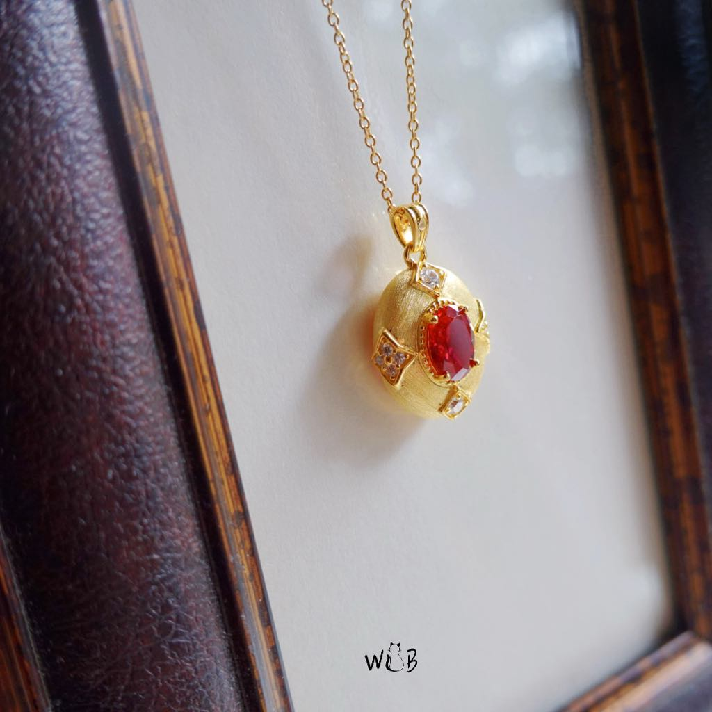Vintage Diamond Necklace: 18K Gold, Silver & Natural Garnet