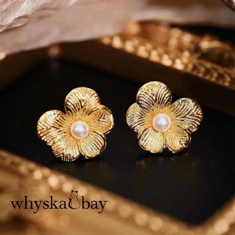 Flower AND Pearl Vintage Gold Stud Earrings