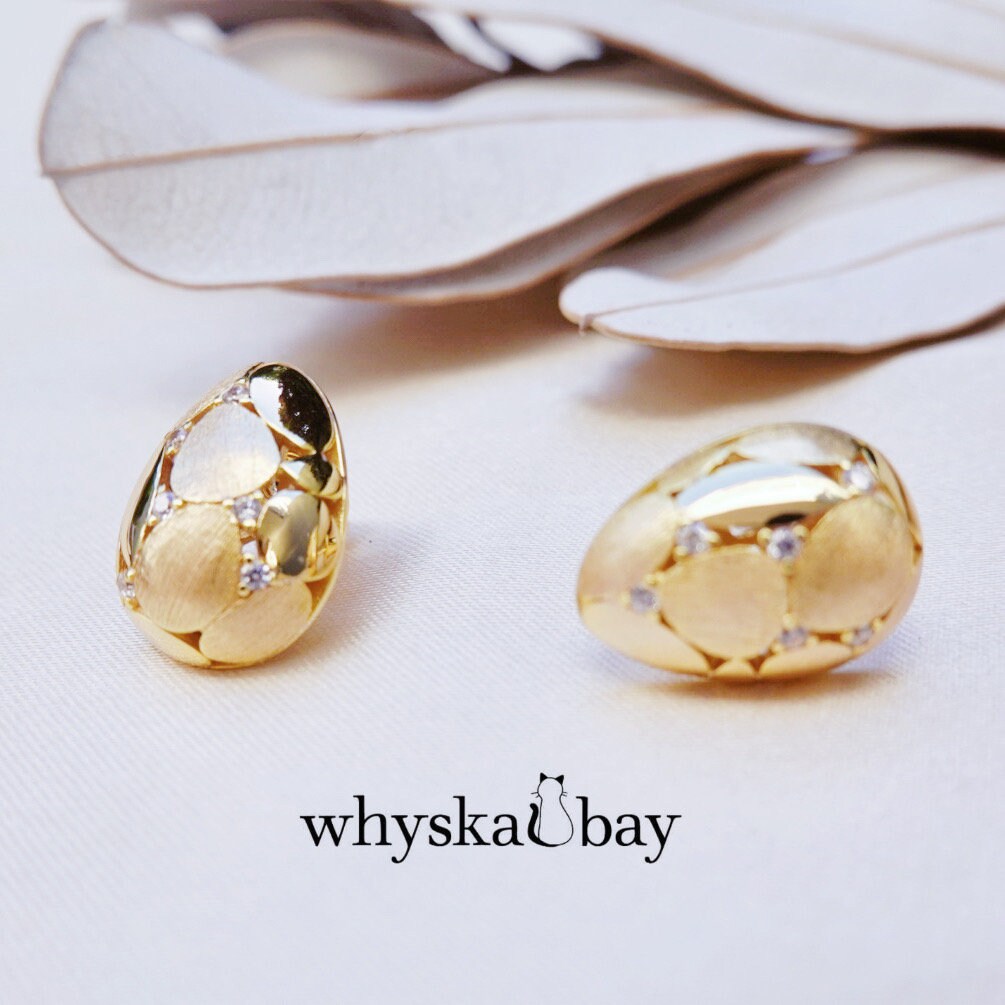 Sunset Tears: Gold Water Drop Stud Earrings