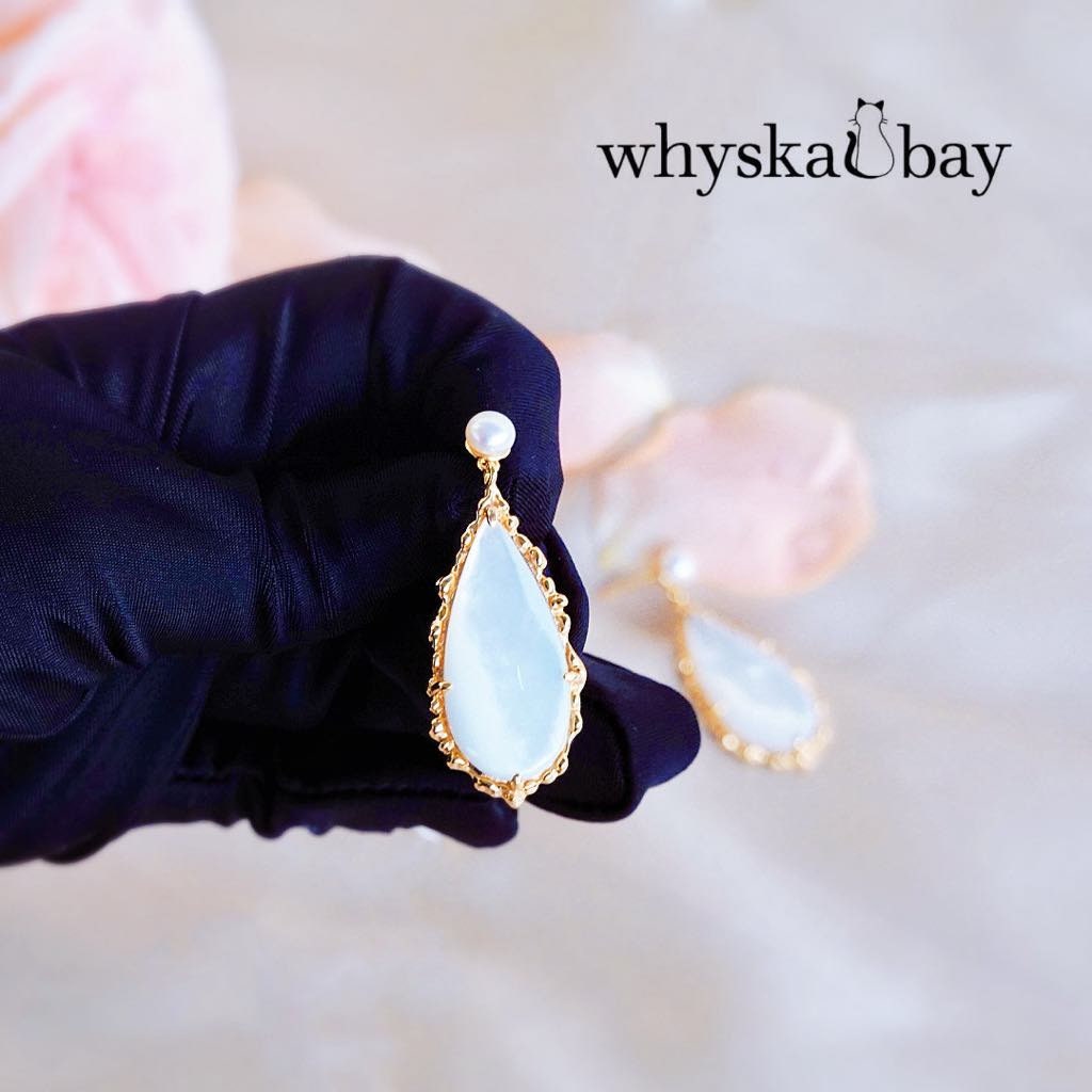 Elegant Pearl Breeze Fan Earrings: Bridal Shell Drop Design