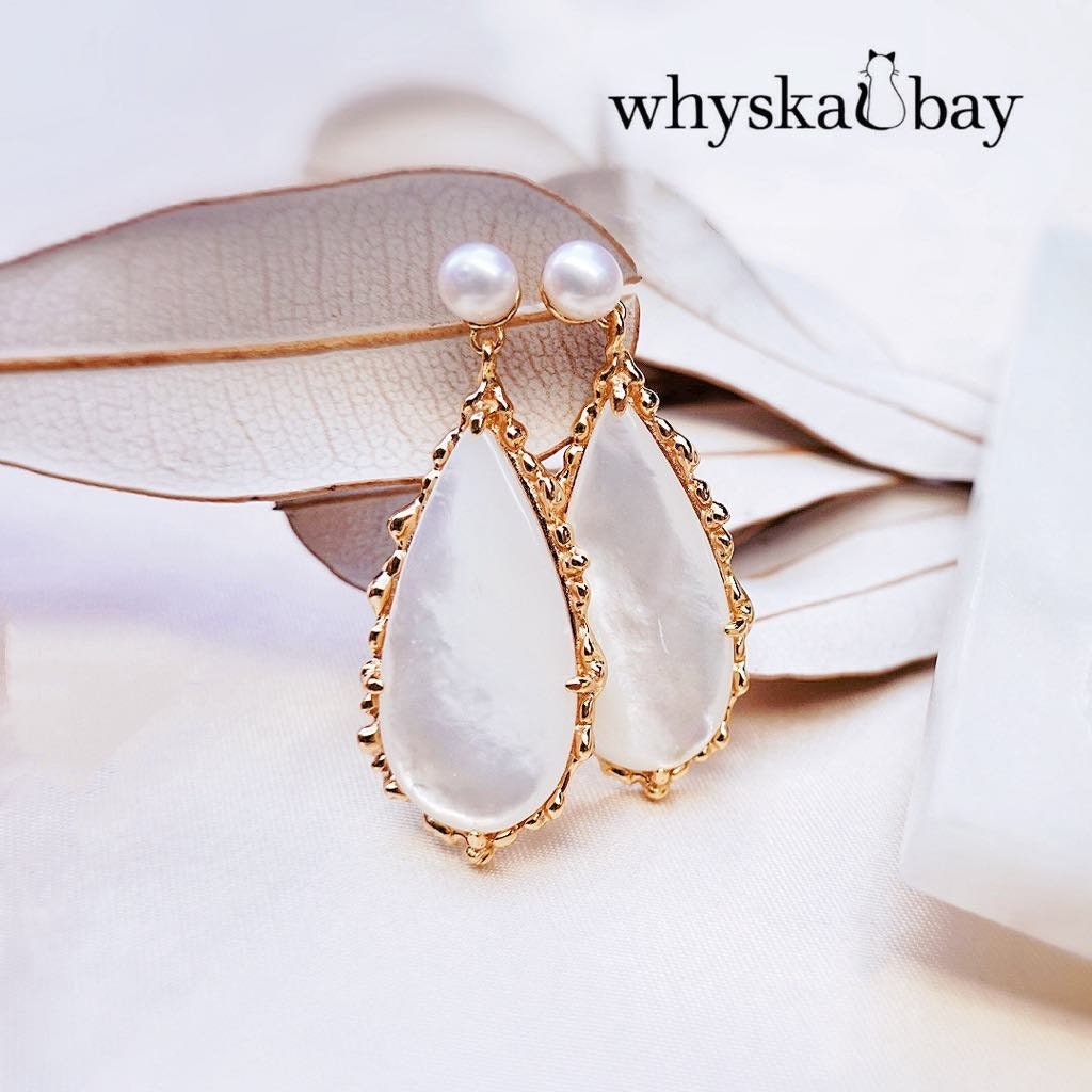 Elegant Pearl Breeze Fan Earrings: Bridal Shell Drop Design