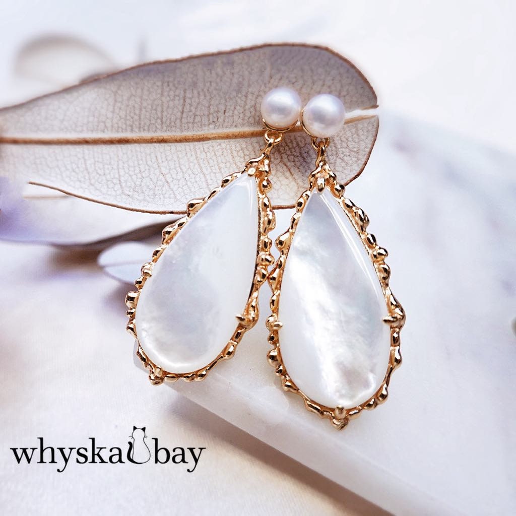 Elegant Pearl Breeze Fan Earrings: Bridal Shell Drop Design