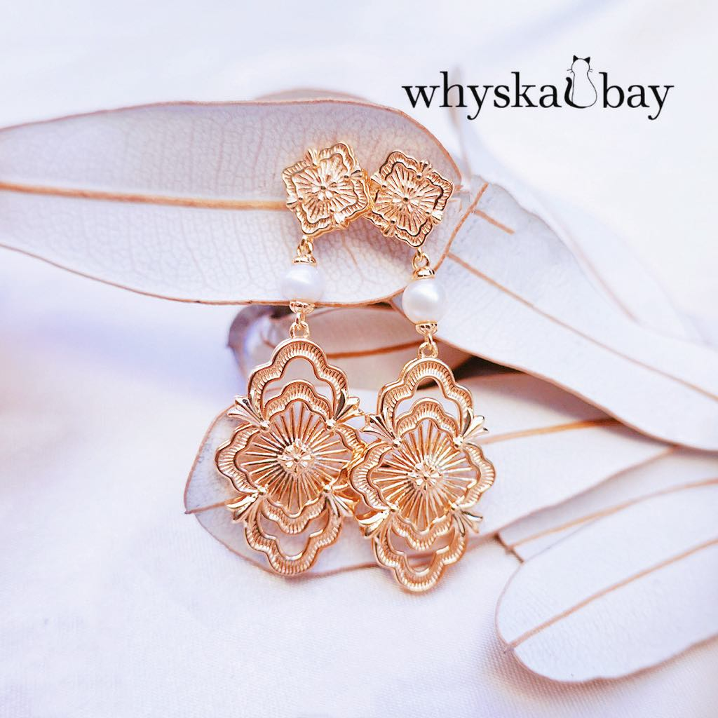 Floral Dreams Whisper: Golden Petal Whispers Earrings