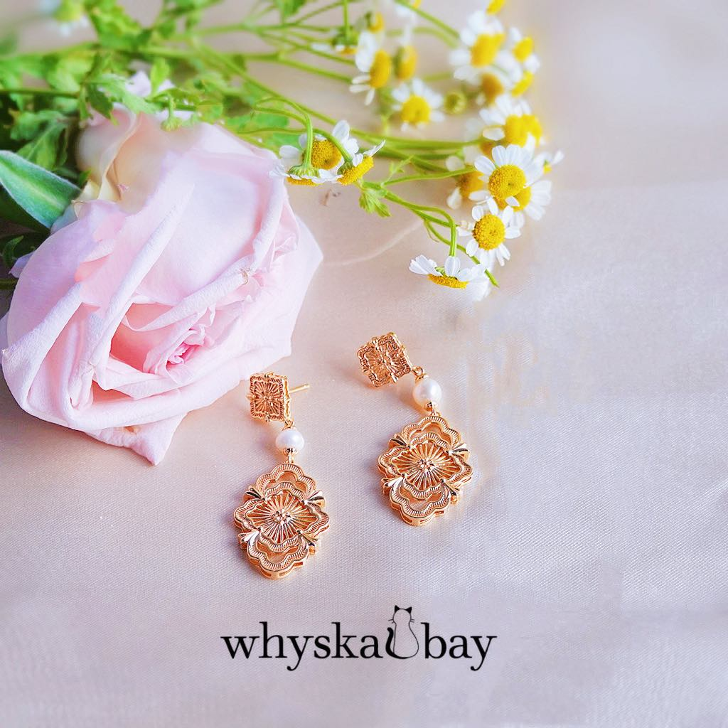 Floral Dreams Whisper: Golden Petal Whispers Earrings