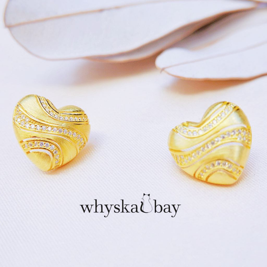 Love Ya: Gold Heart Studs