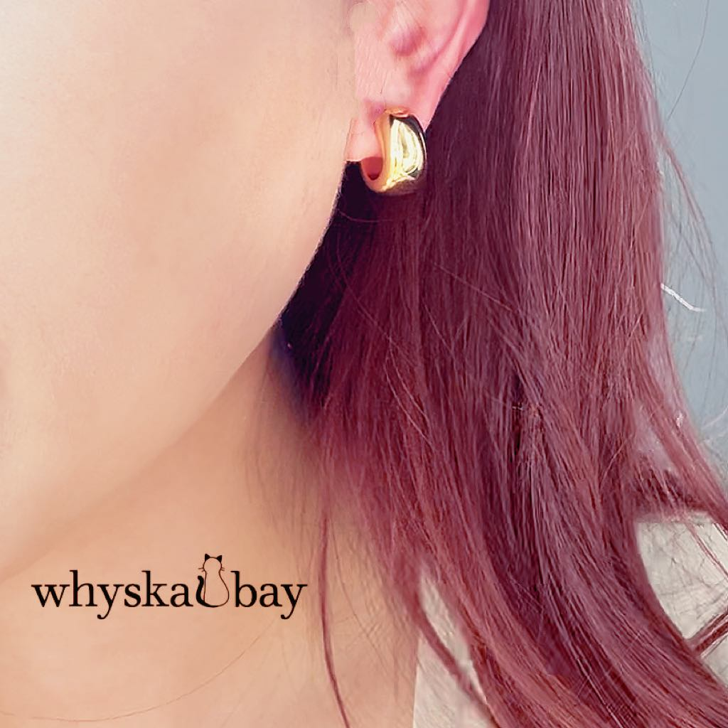 Bold Gold Oval Hoop Huggies: 24K Gold Plated