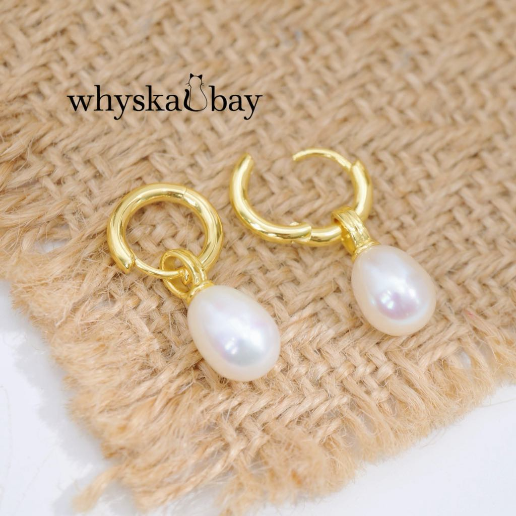 Elegance Pearl Earrings: Versatile Detachable Pendant