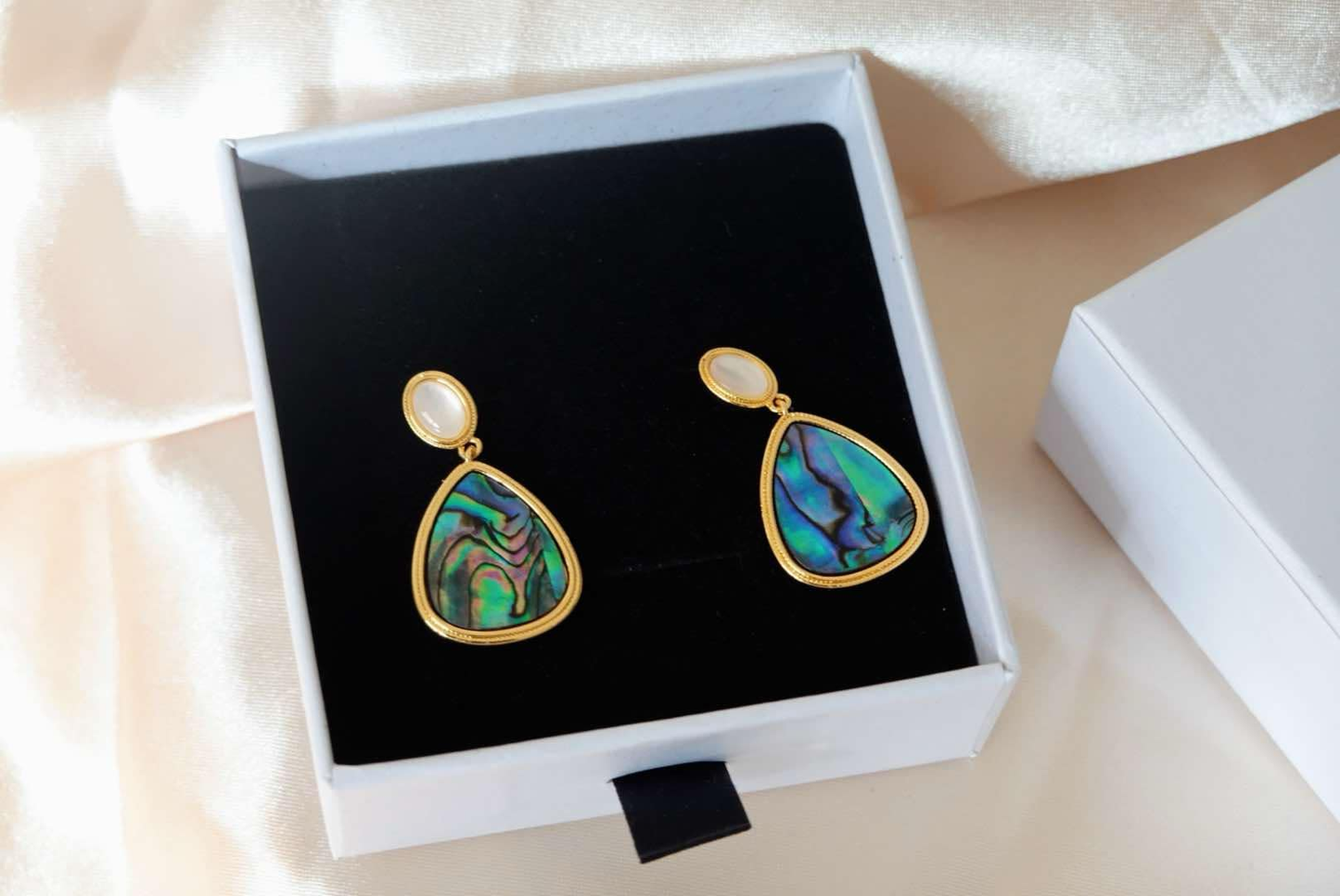 Shell Drop Earrings: Summer Retro Earrings